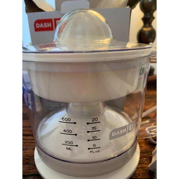 Dash Dual Citrus Juicer 20 Fl. Oz. Capacity 25 Watts Clear/White Plastic Electri - Picture 2 of 4